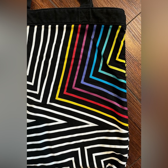 Tote bag with geometric pattern. 100% cotton. No brand tag. - Picture 2 of 10